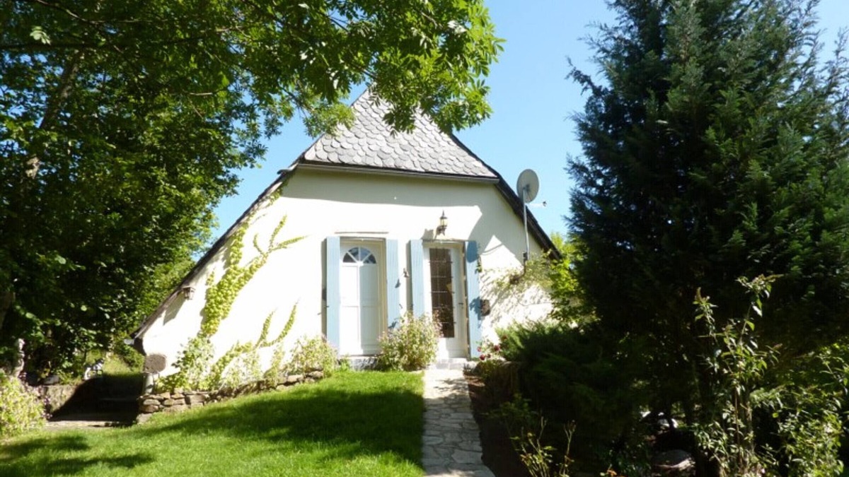 Saint-Paul-de-Salers Cottage | Gite Saint-Paul-de-Salers, 2 bedrooms, 4 persons