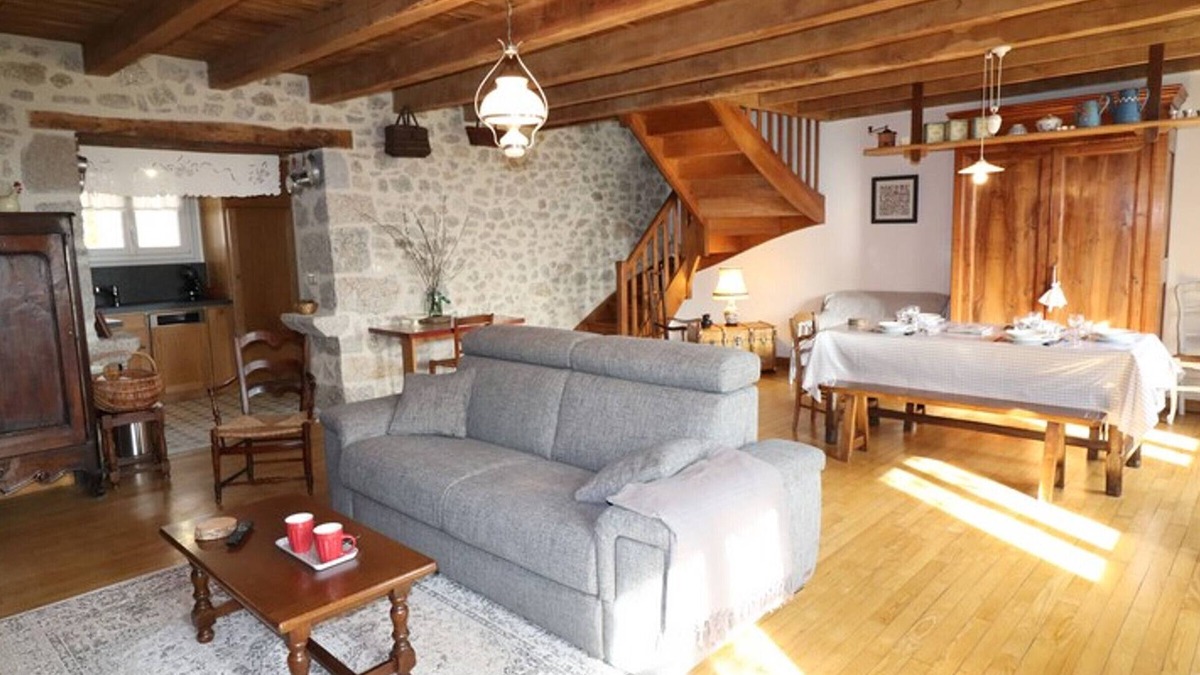 Saint-Saury Cottage | Gite Saint-Saury, 3 bedrooms, 5 persons