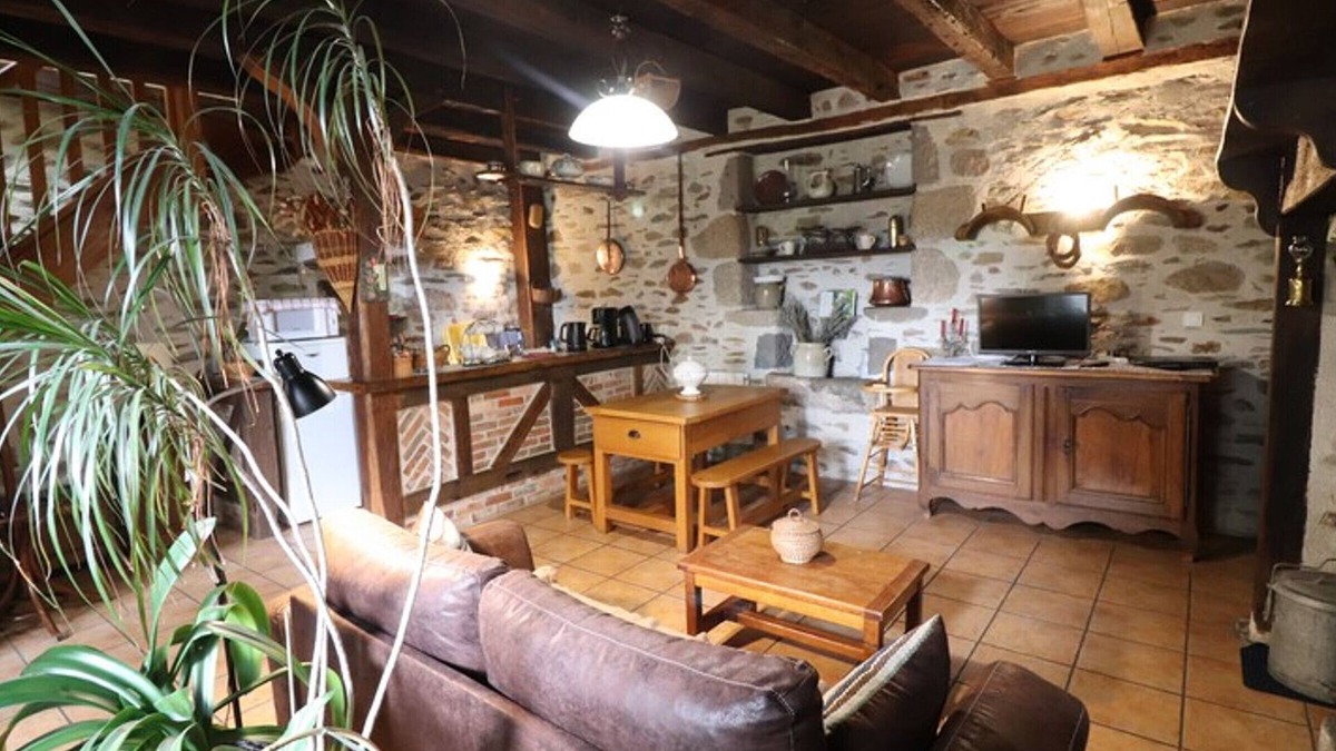 Sansac-de-Marmiesse Cottage | Gite Sansac-de-Marmiesse, 1 bedroom, 3 persons