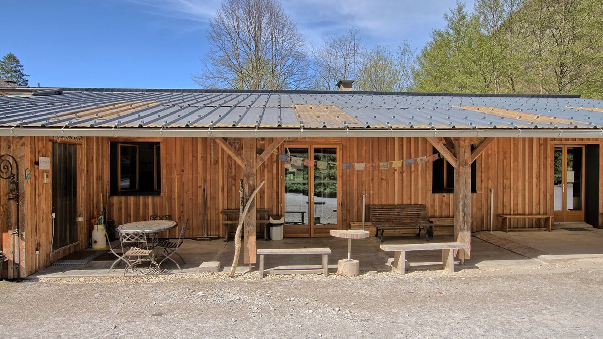 Bagneres-de-Luchon House | Gite skioura, Gite de groupe