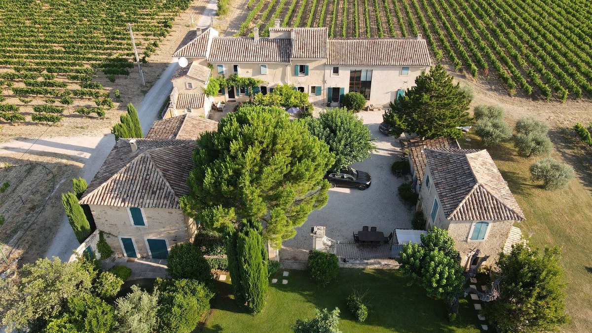 Mazan Cottage | Gite Soie: cosy stone cottage in a quiet area surrounded by vines