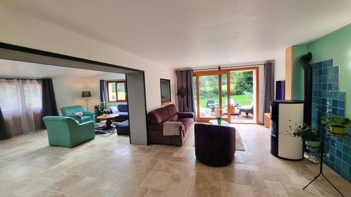 Saint-Just-la-Pendue Cottage | Gite St-Just-la-Pendue, 4 bedrooms, 8 persons