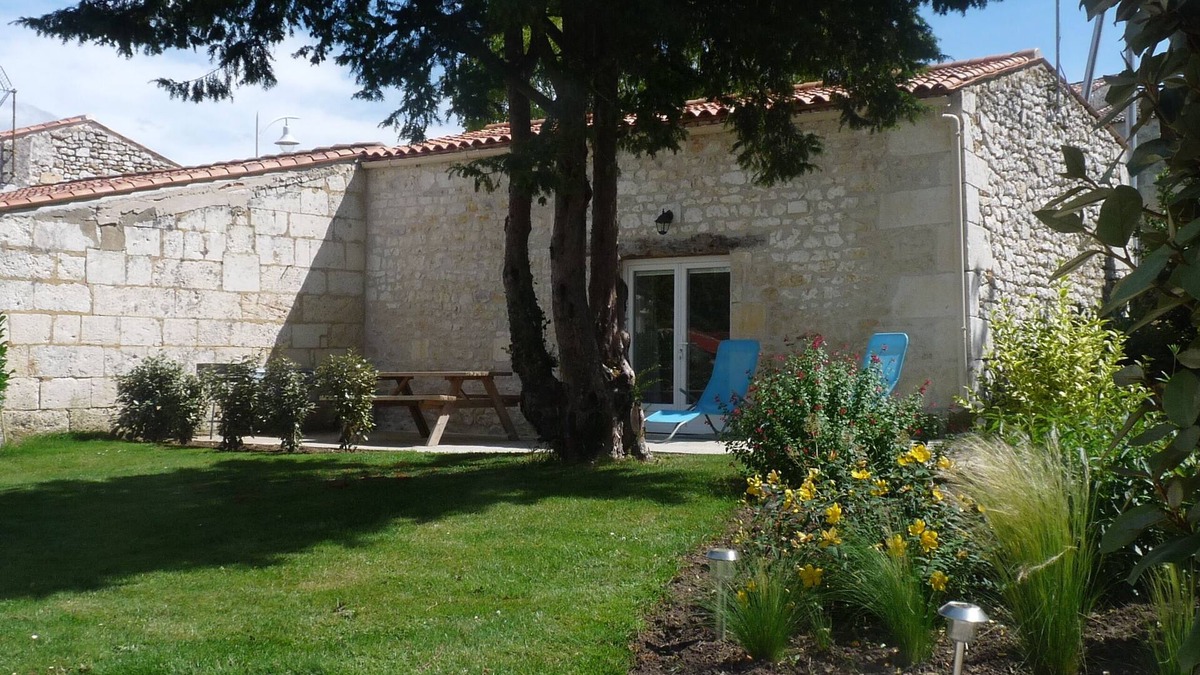 Luchat Apartment | Gite, Triangle Saintes/Royan/Oléron