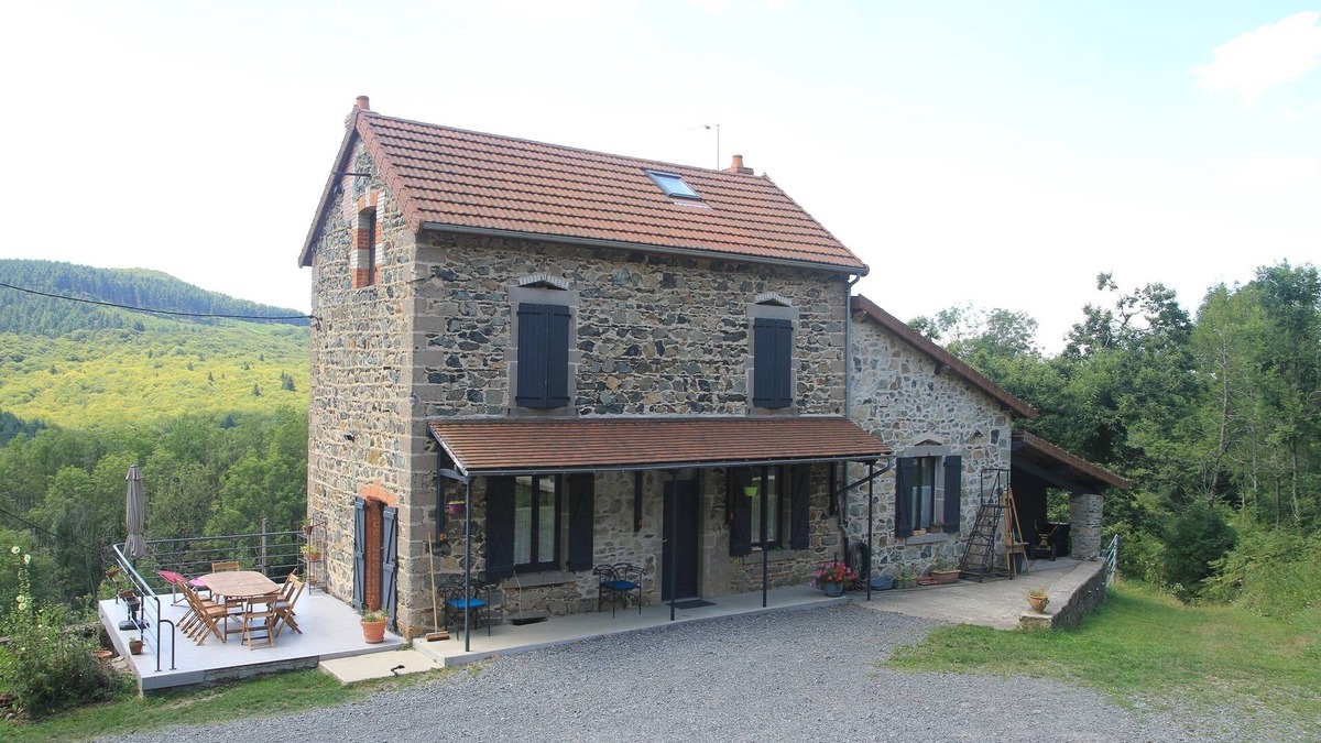 Lavoine House | Gîte Via Nova - 12 pers. Peacefulness and nature in Lavoine, France