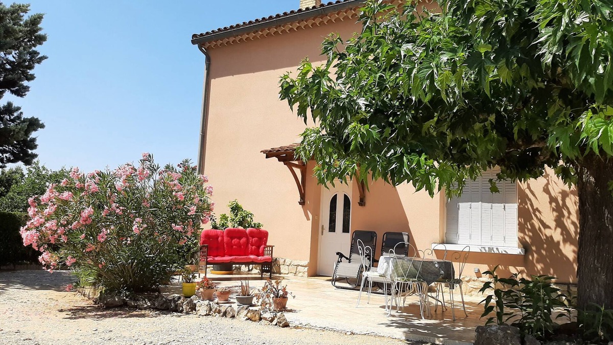Mormoiron Apartment | Gite Vue sur le Ventoux - 3* - Ideal for cyclists - Free private parking - Wifi
