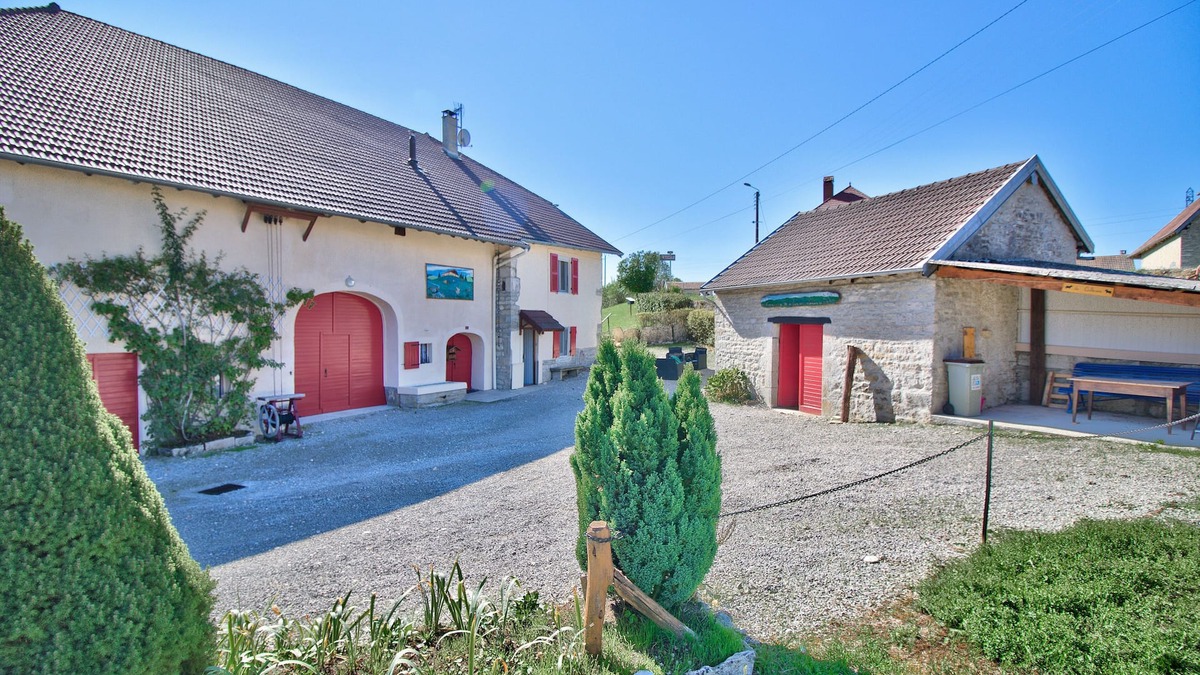 Molain House | Gite with spa, large 12-bed winter/summer house