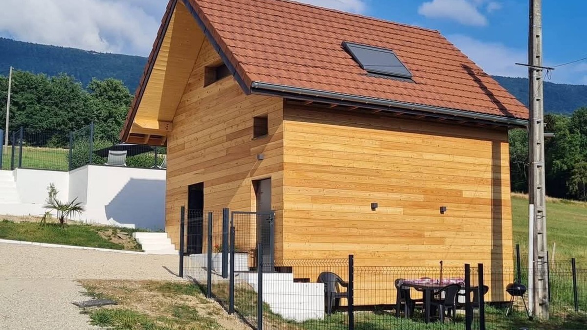 Meyrieux-Trouet House | Gîte with swimming pool between lakes and mountains