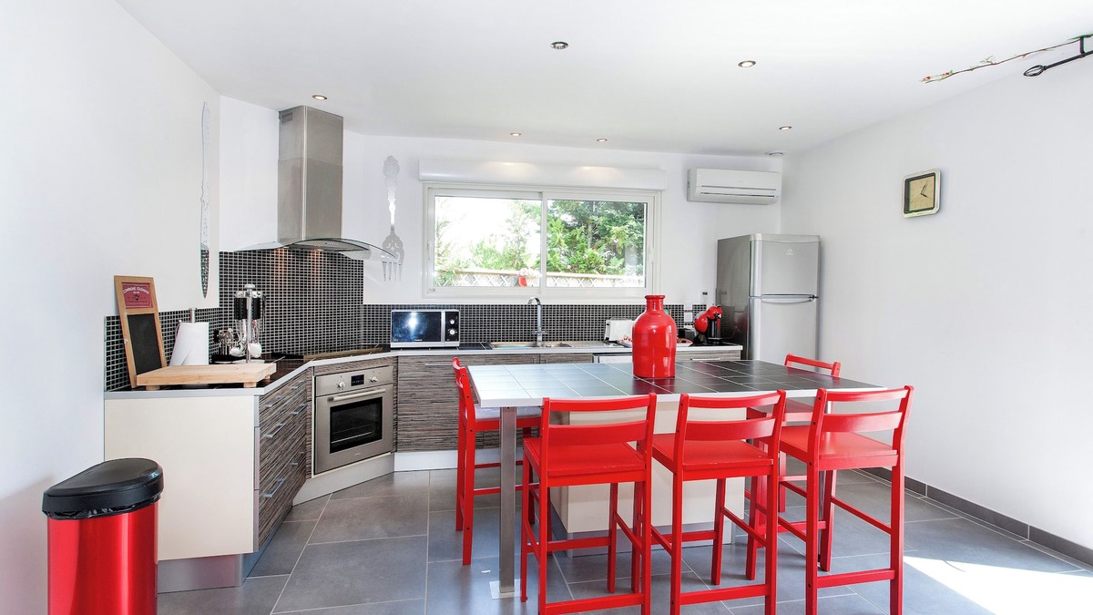 Issel Condo | Gite with swimming pool and private spa