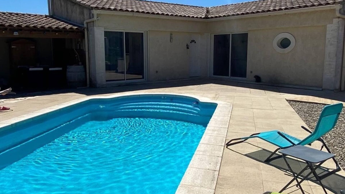 Seguret House | Gîte with swimming pool near Vaison-la-Romaine