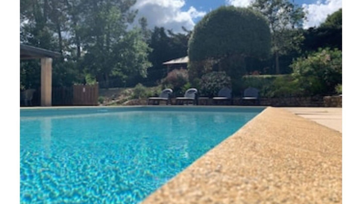 Tauriers Cottage | GITES (AIR-CONDITIONED) WITH SHARED POOL TAURIERS