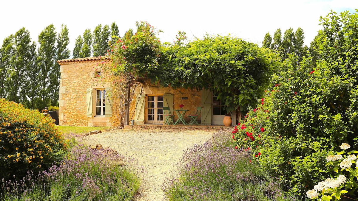 Villamblard Cottage | Gites Boutique The Cottage Sleeps 2 (1 Bedroom)
