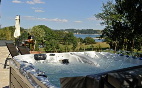 Salles-Curan House | Gites Domaine du Charouzech