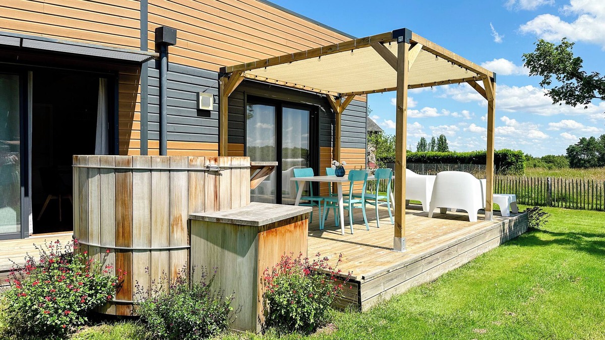 Mosnes House | Gites-domainedupin, cottage Bain Nordique PRIVÉ
