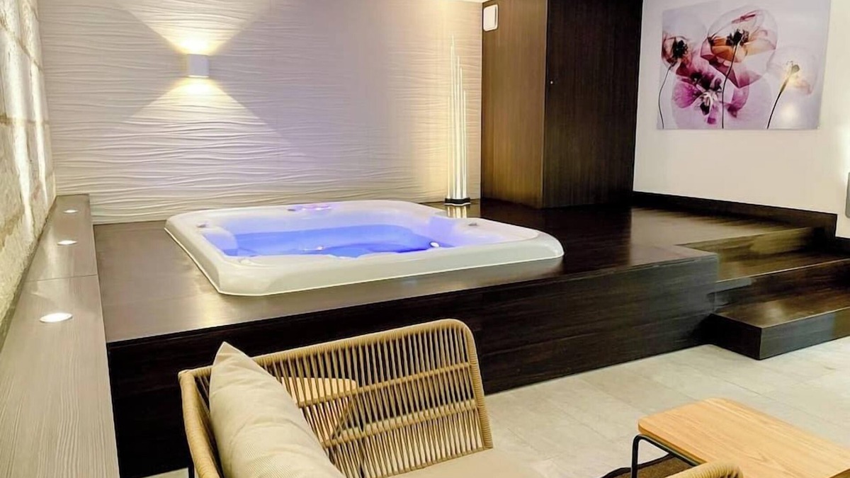 Mosnes House | Gites-domainedupin, "gîte de La Tour" PRIVATE SPA