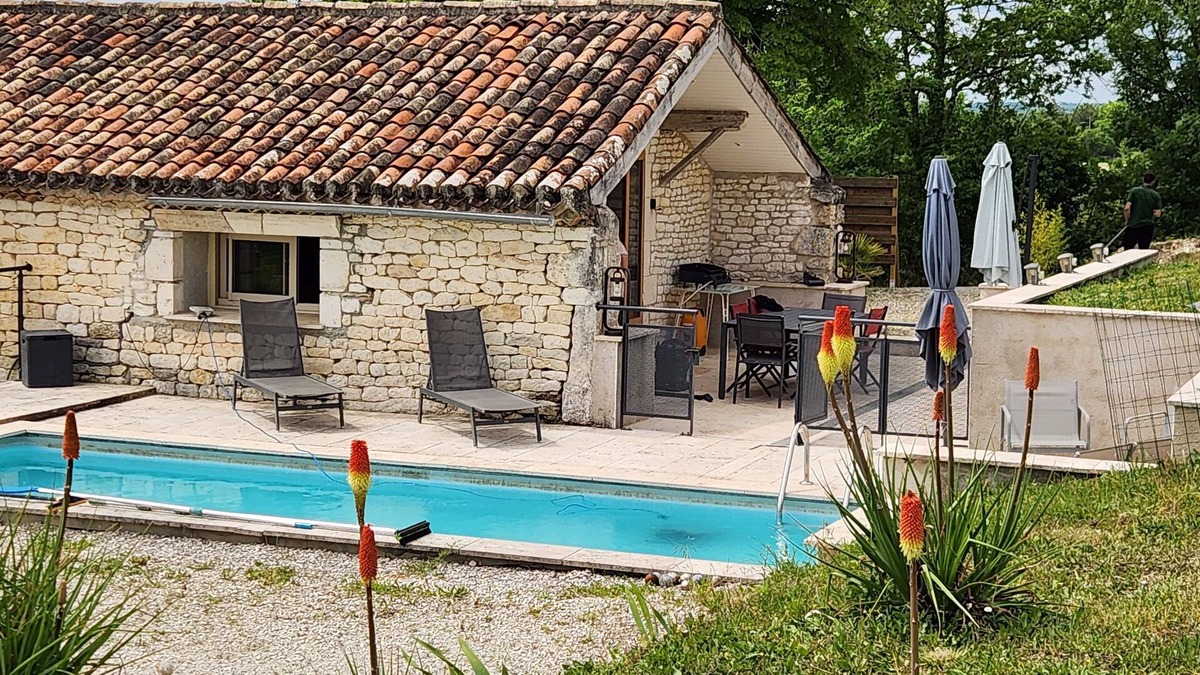 Labastide-Marnhac House | Gites du Moulin, detached house, heated pool with view.