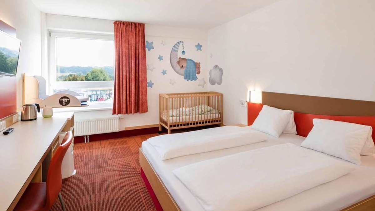 Sebersdorf House | Gitterbettzimmer Thermenseitig - H2O Hotel Therme Resort
