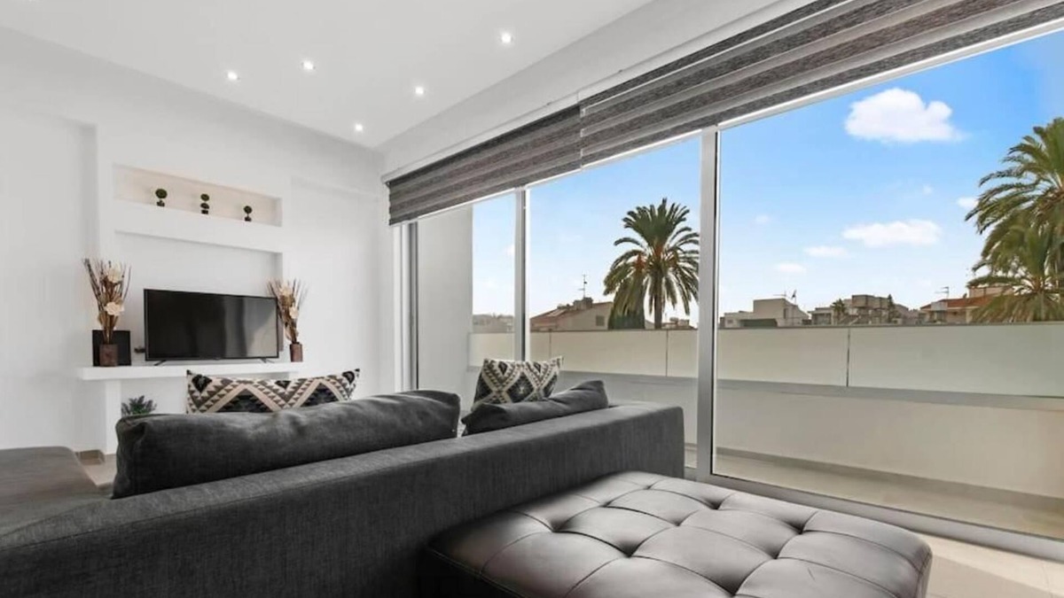 Ayios Dhometios Apartment | Glabur Stays - The Luxurious 3 Bedroom, Nicosia City