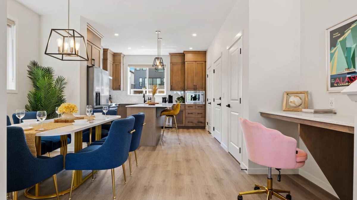 Calgary House | Glacier Ridge Retreat 4BR Home Sleeps 14