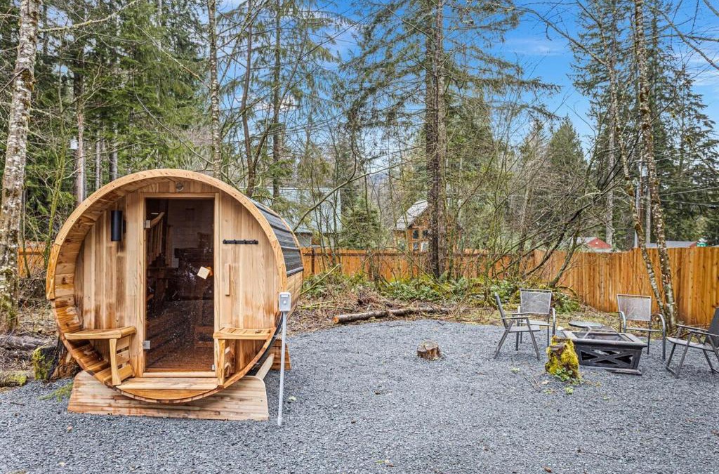 Ashford House | Glacier Run, Hot Tub, Sauna,Movie Theater, WiFi, EV