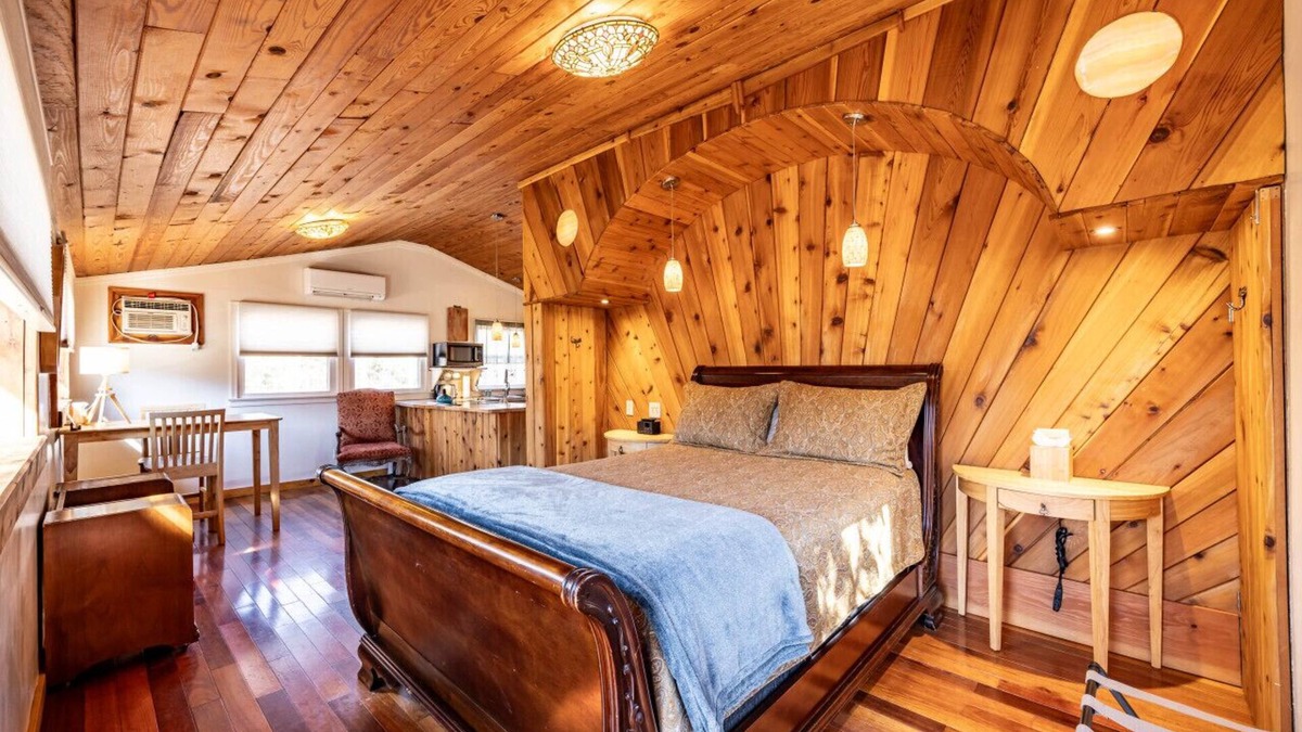 Stanardsville Cottage | Glade Cottage at White Lotus Eco Spa Retreat