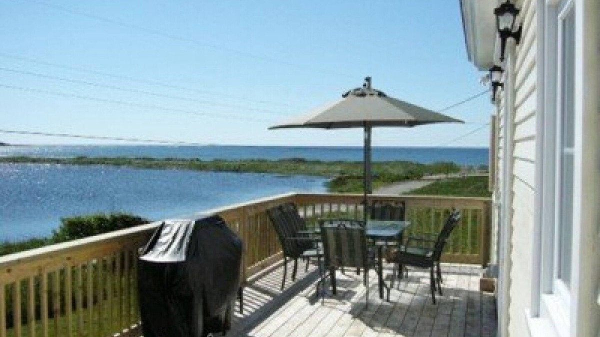 Kingsburg Cottage | Gladee's At Hirtle's Beach