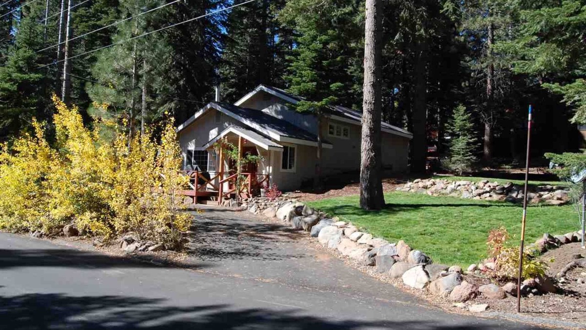 Ridgewood House | Glades Getaway by Tahoe Getaways - Carnelian Bay - Dog OK - Near Hiking/Biking