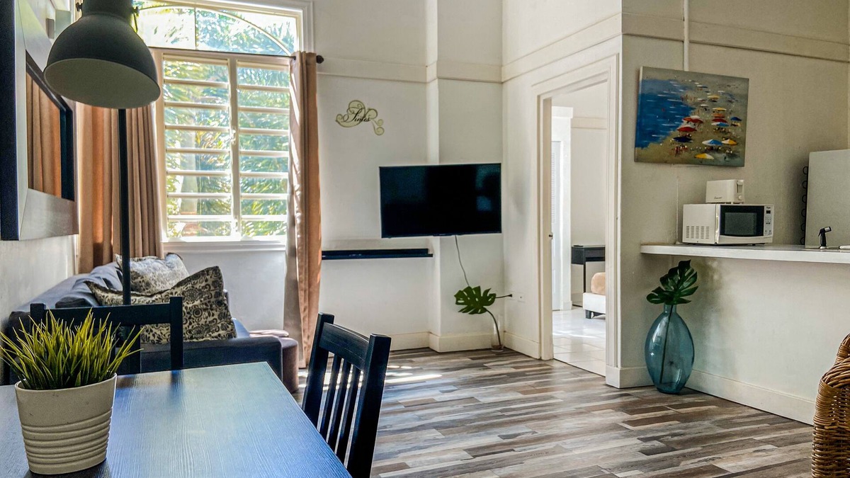 Ponce Centro Apartment | Gladiolas 1208