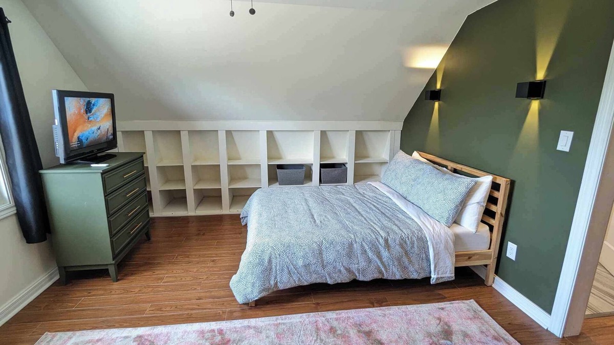 Algoma District House | Gladstone Loft: Bright & Cozy 1-Bedroom Stay