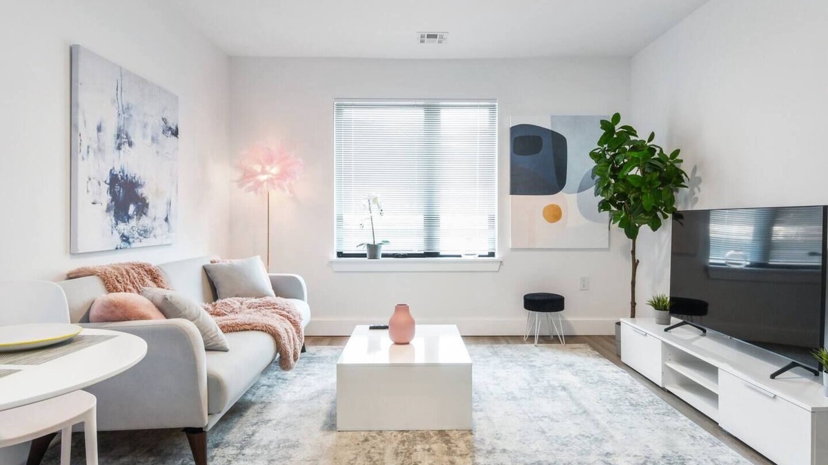 Orange Hotel | Glam! | 2BR apt | Free Parking