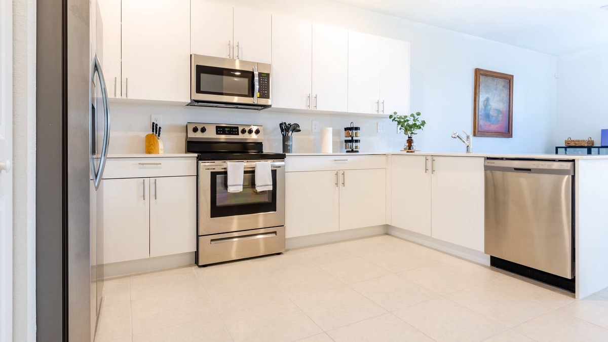 Princeton House | Glamorous 4BR New & Modern near FL Keys