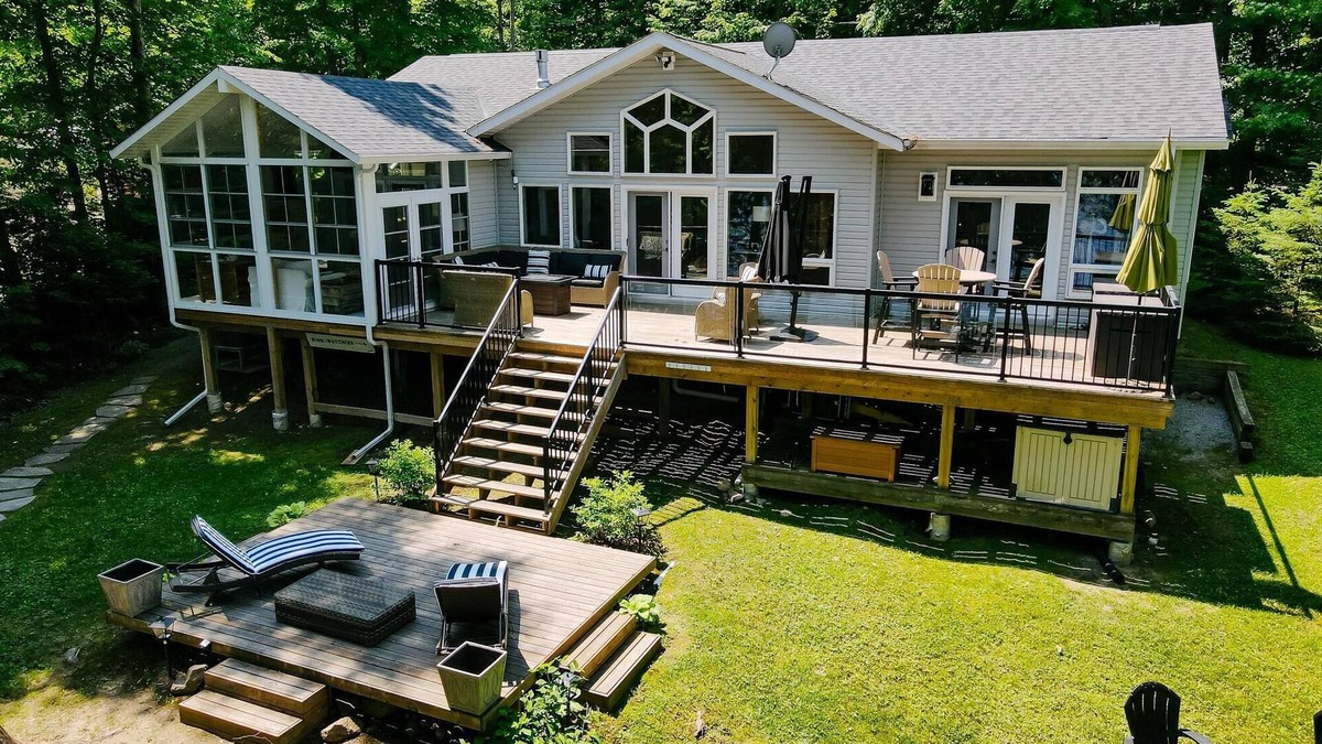 Irondale Cottage | Glamorous and beautifully appointed cottage!