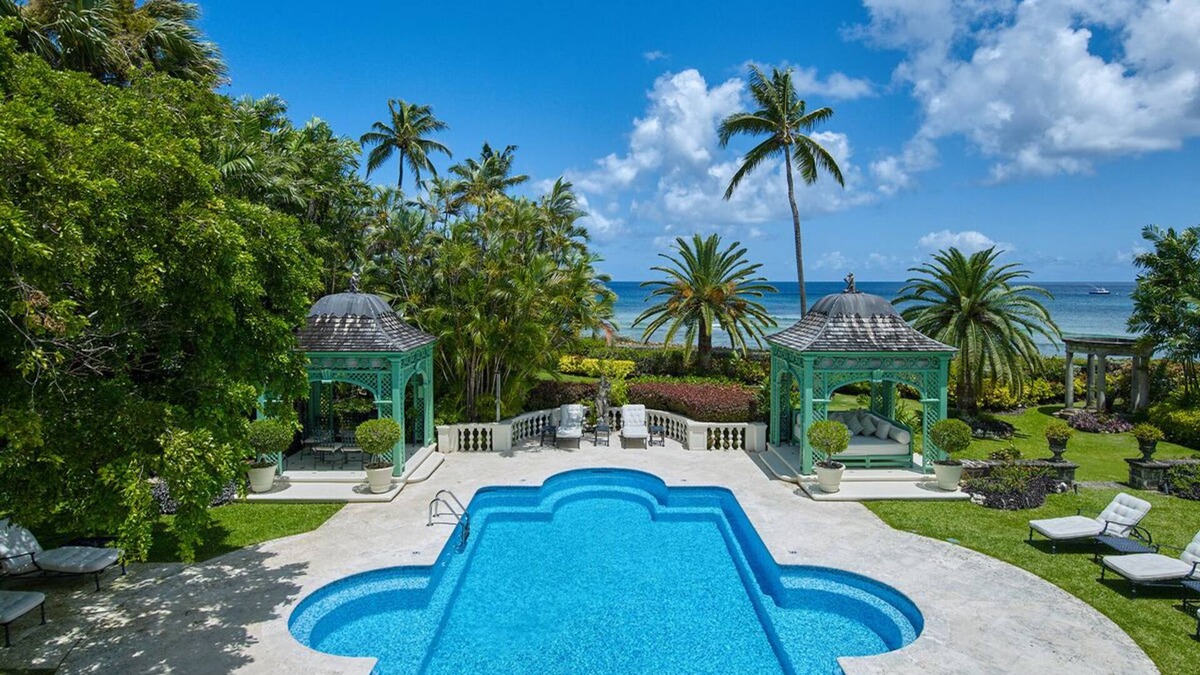 Little Battaleys Villa | Glamorous Beachfront Estate - Leamington