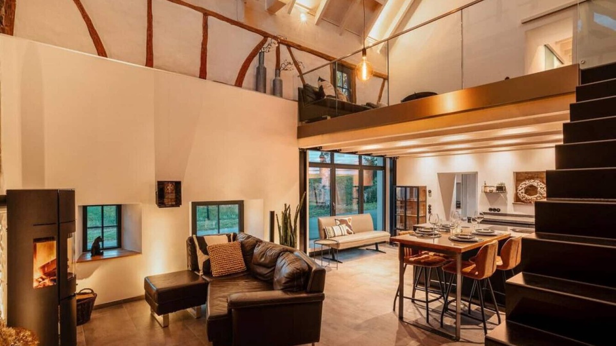 Kronenburg House | Glamorous Cottage Chimney Sauna