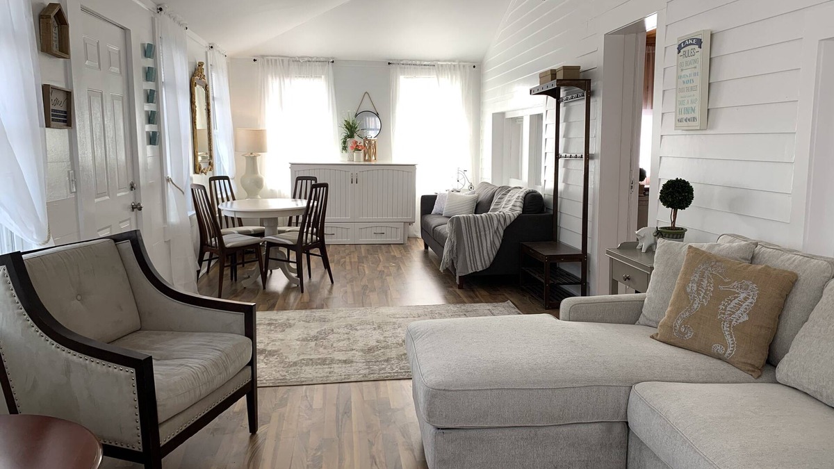 North Sebago Cottage | Glamorous cottage-glamping at Sebago Lake