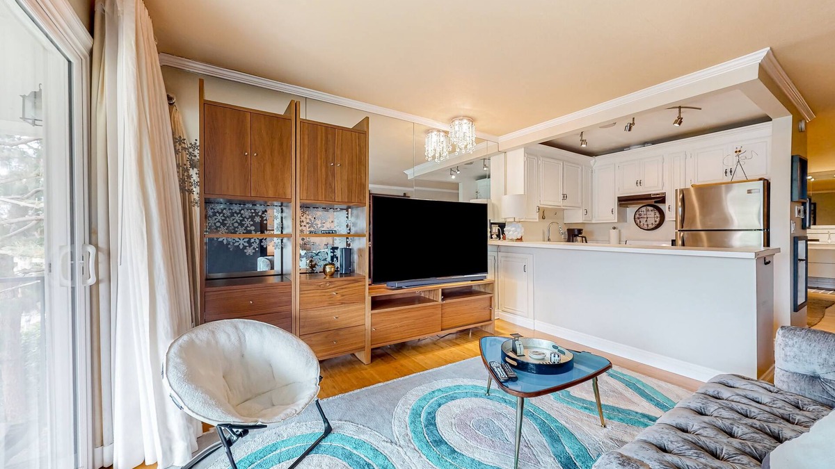Santa Ana Heights Condo | Glamorous, dog-friendly condo with pool, hot tub & W/D - snowbird-friendly
