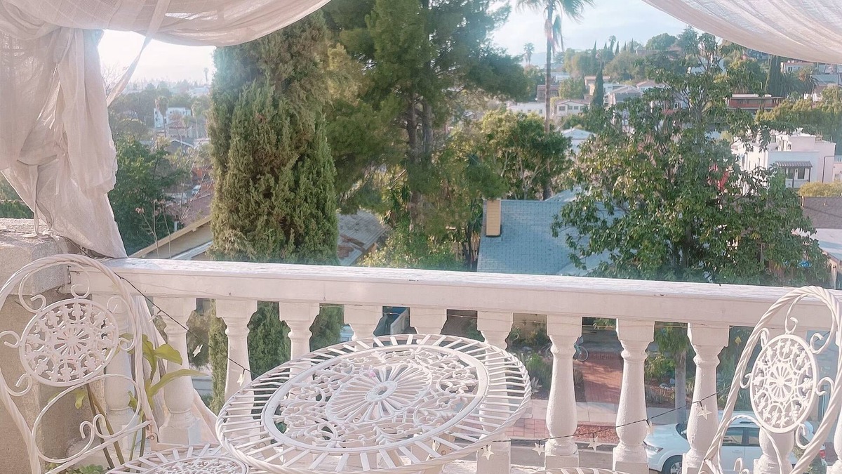 Sunset Junction Apartment | Glamours Charming Private bedroom Silver Lake Penthouse