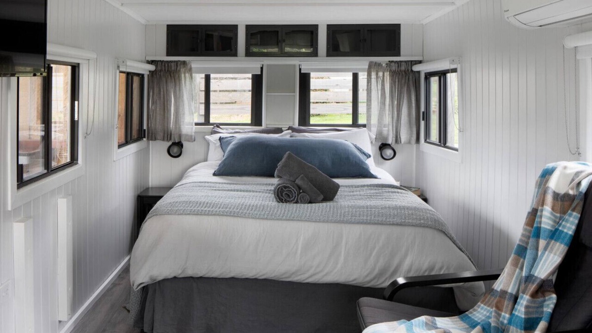 Strath Creek House | Glamper "Forbes" The Village Green