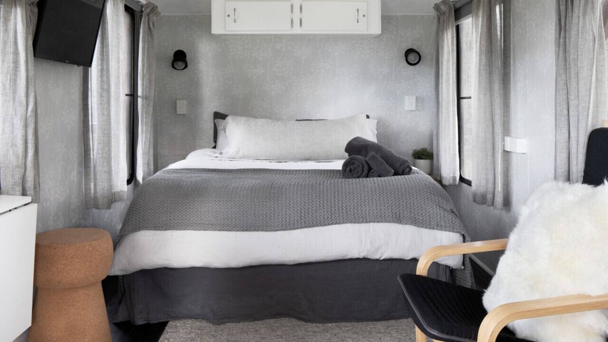 Strath Creek House | Glamper Lade @ The Village Green