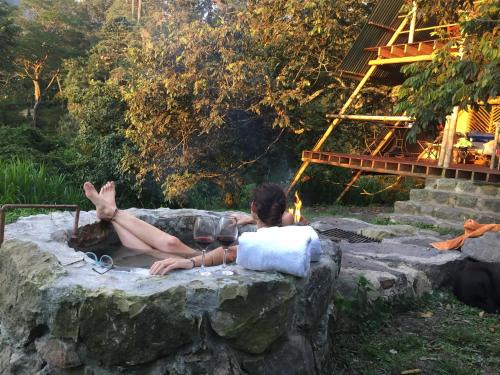 San Antonio del Tequendama House | Glamping El Árbol en la Casa