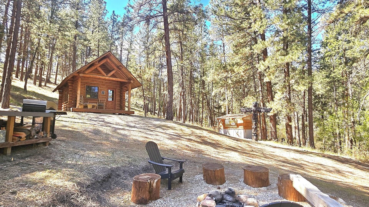 Corvallis Cabin | GLAMPING at it's best in 2025! Visit ournCabin at Montana Mountain Time Farms!