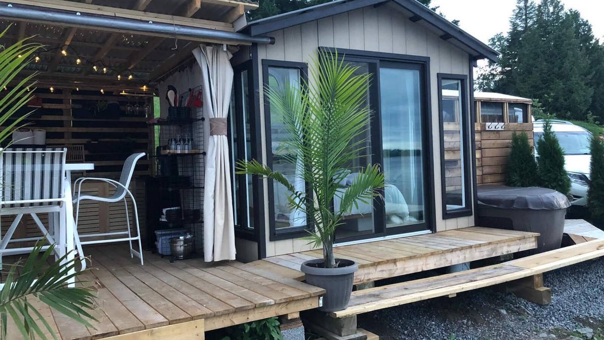 Plantagenet House | Glamping at the Cabana!