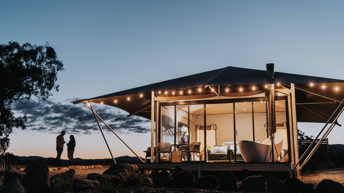 Glen Davis Hotel | Glamping at Wildnest Farmstay - Kookaburra