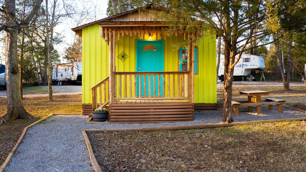 Kedron Cabin | Glamping Cabin 2 - near Spring Hill & Franklin