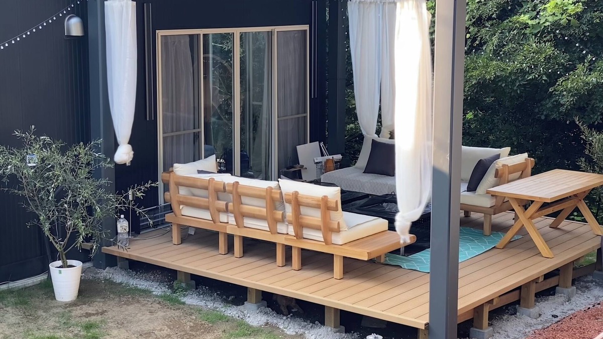 Futtsu Cottage | Glamping for private use of an entire building! Barbecue & watch a movie on the projector screen on the 16 square meter patio with a view of the Minato River! Accommodates up to 10 people!