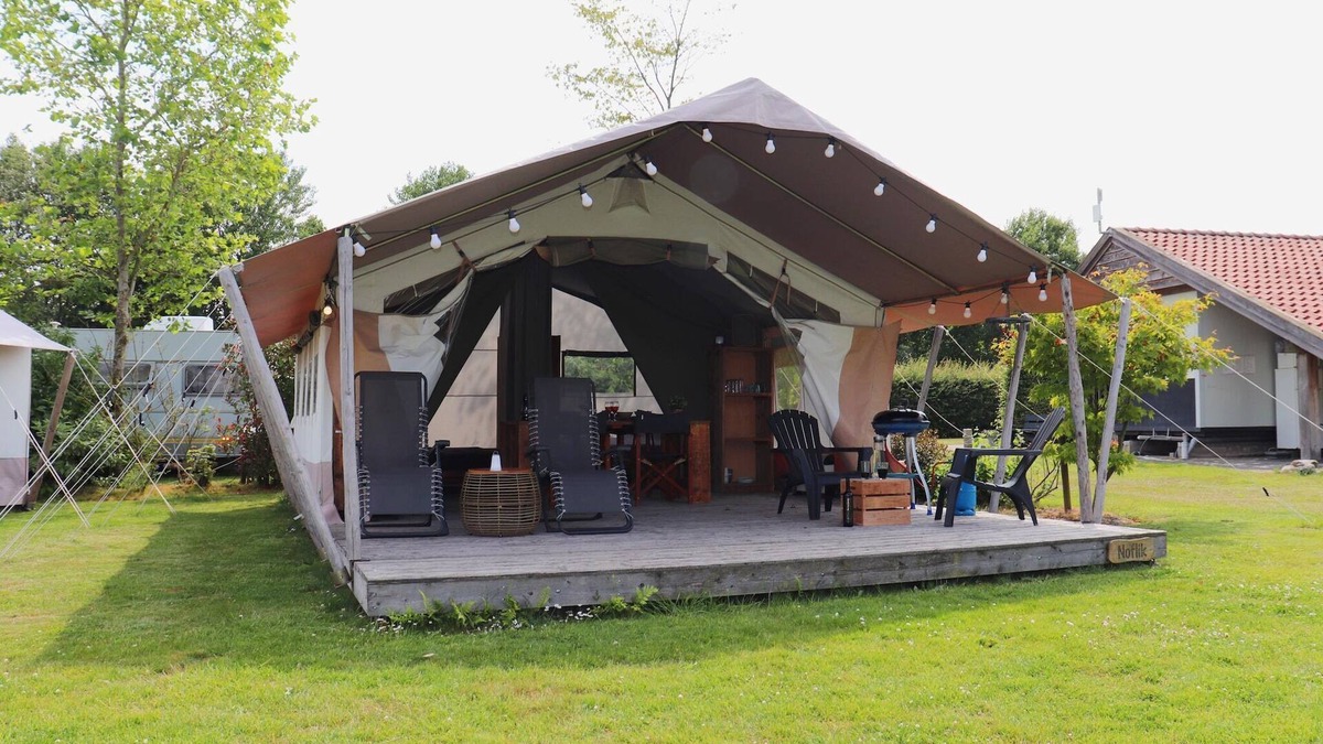 Twijzel House | Glamping in Friesland with friends