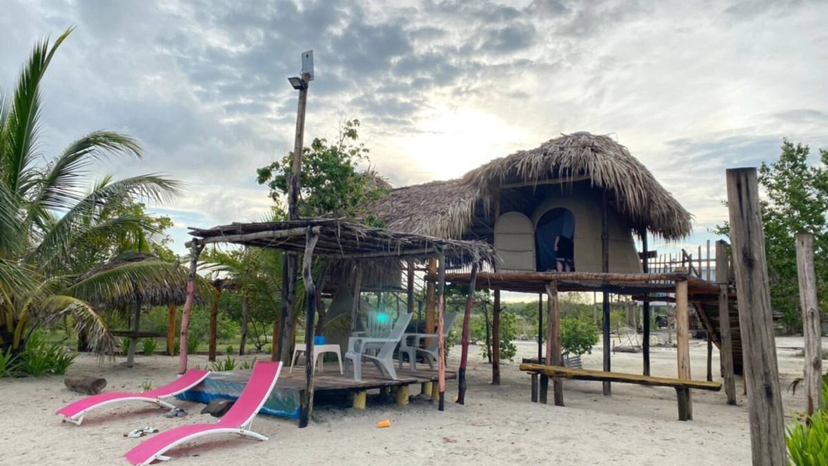 Costa Caribe House | Glamping in front of the sea live the experience