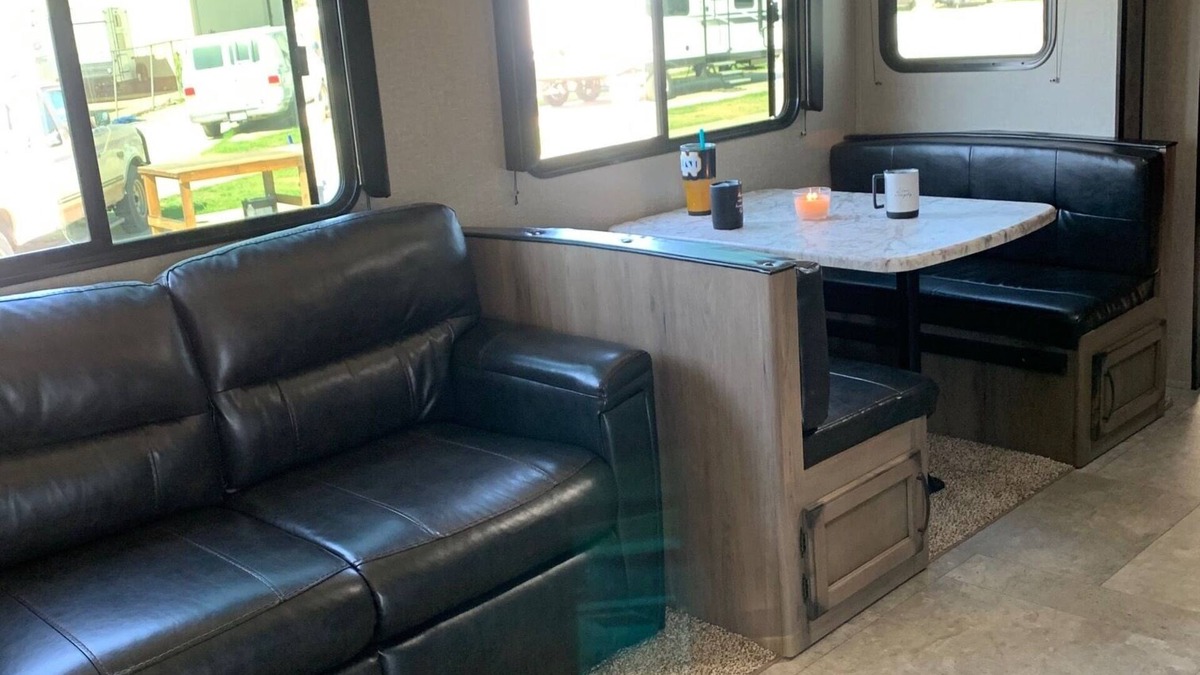Manchaca House | Glamping in Manchaca, secure, private, and spacious.