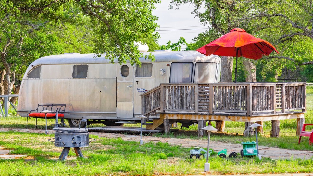 Spicewood House | Glamping in Spicewood TX Hill Country~ The Spartan at Green Acres