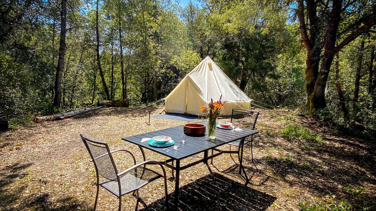 Garberville RV Rental | Glamping in the Redwoods, with hot tub! The Knoll