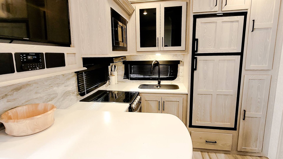 Reynolds House | Glamping in the whiteshell